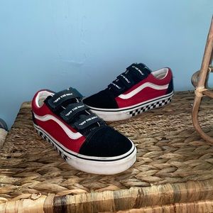 Red checkered vans❤️🏁